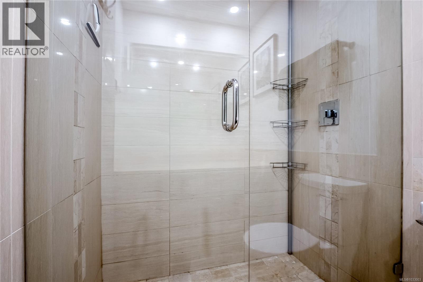 #102 2860 Sooke Lake Rd - 21