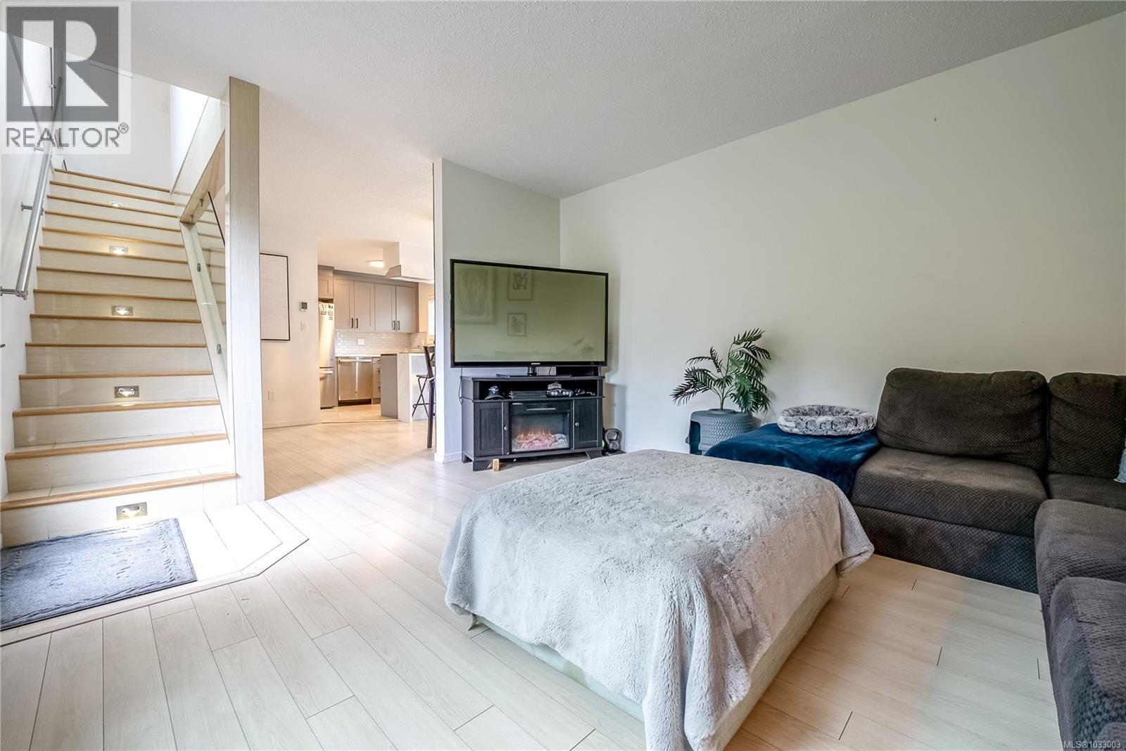 102 2860 Sooke Lake Road, Langford