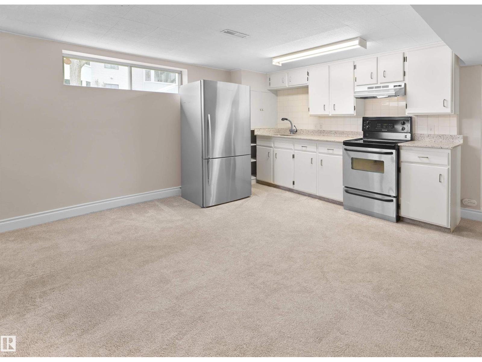 8960 77 AV NW, Edmonton