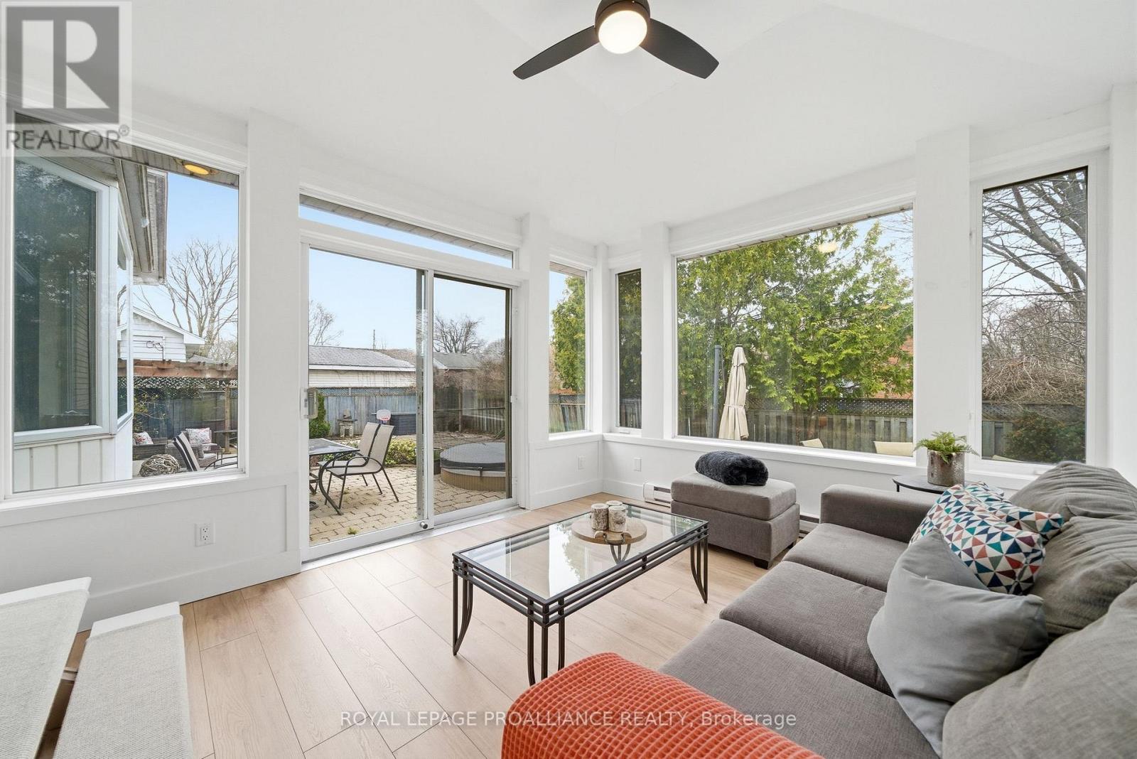 25 SOUTHWOOD CRESCENT — photo 11