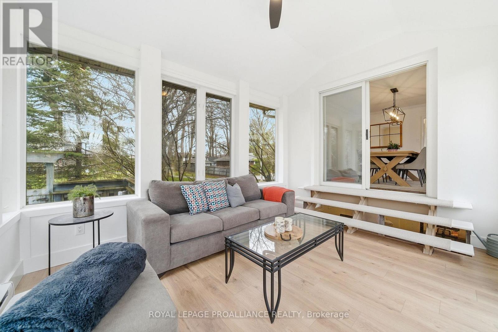 25 SOUTHWOOD CRESCENT — photo 12