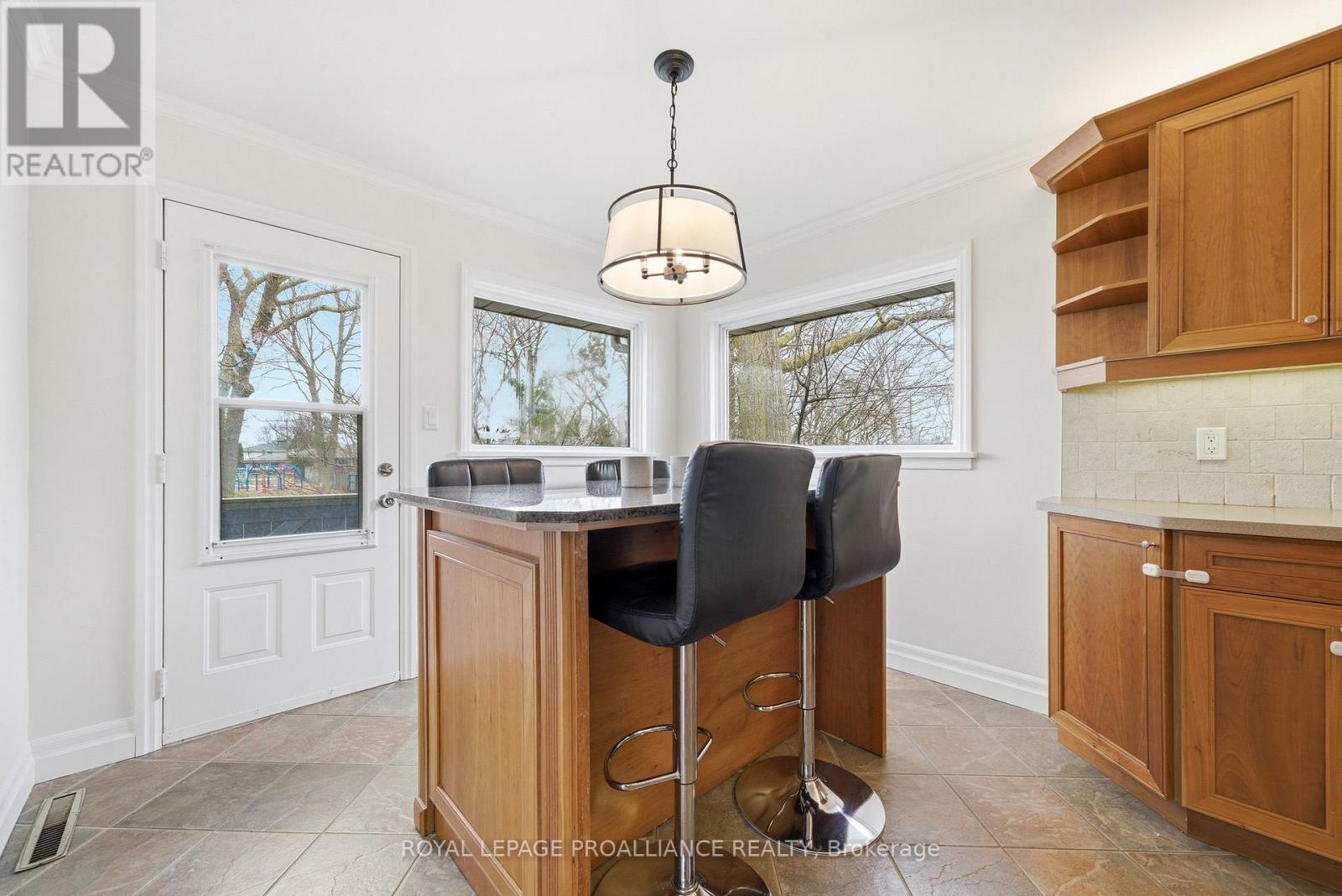 25 SOUTHWOOD CRESCENT - 13