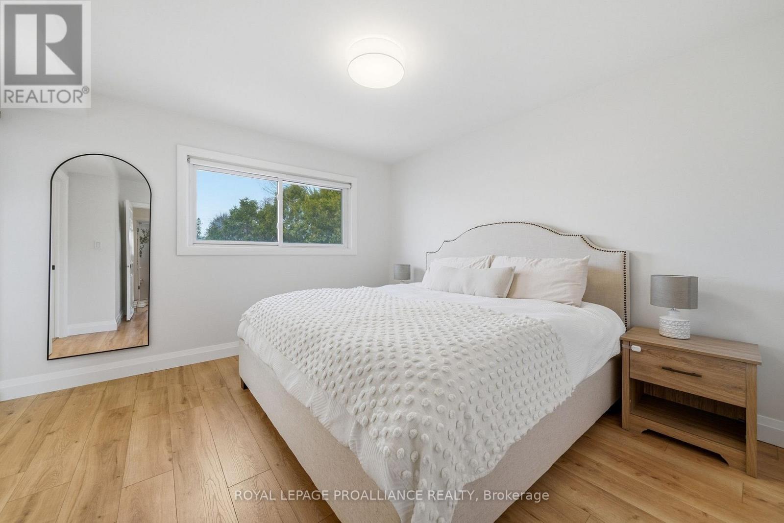 25 SOUTHWOOD CRESCENT — photo 18
