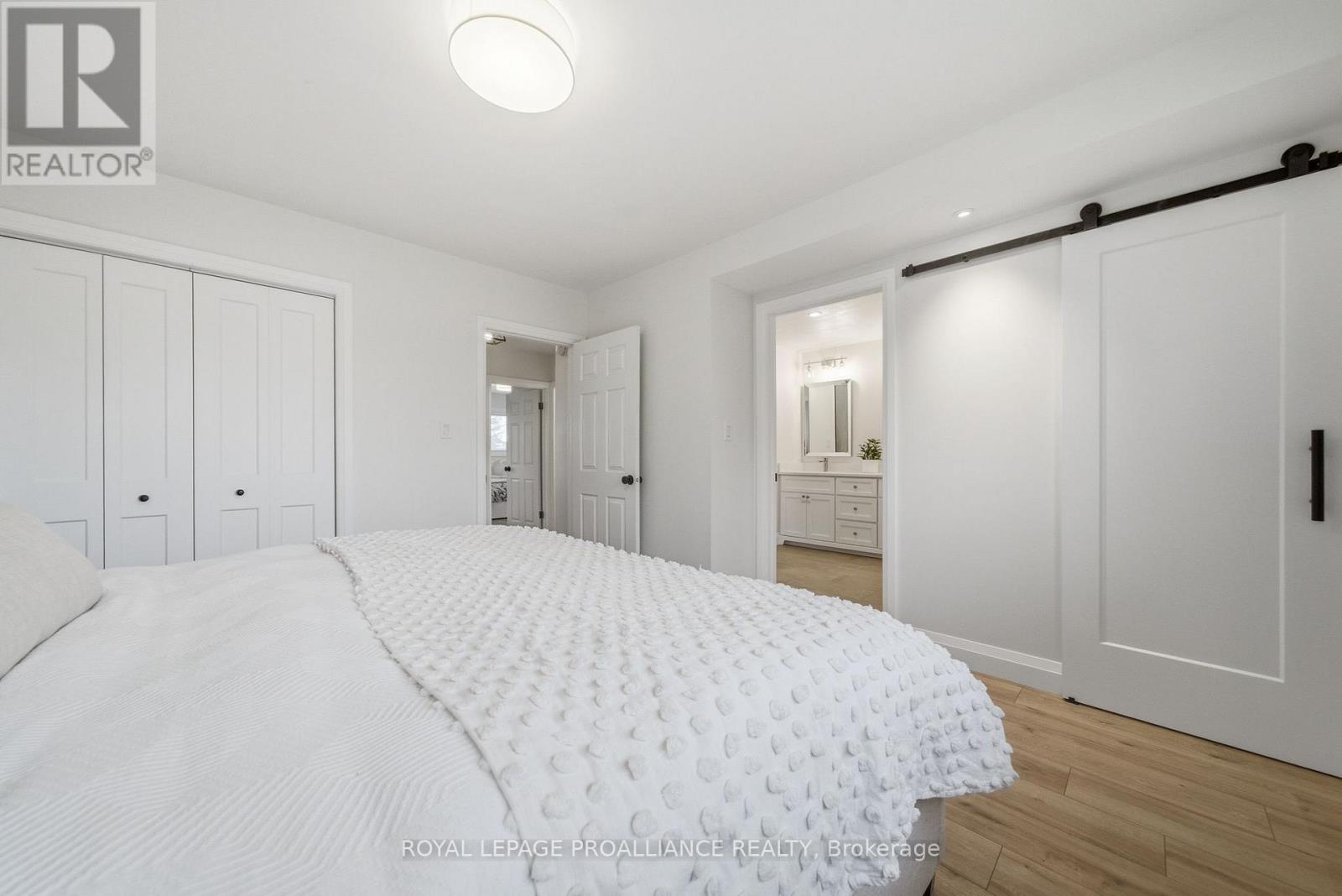 25 SOUTHWOOD CRESCENT — photo 19