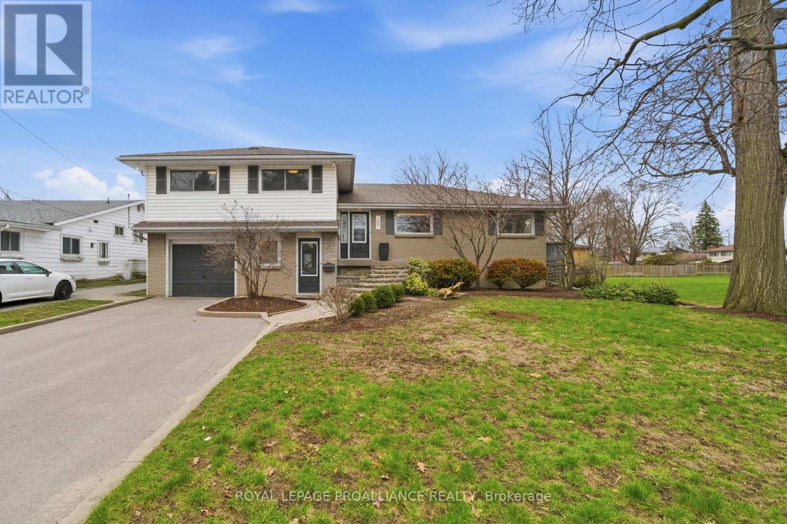25 SOUTHWOOD CRESCENT - photo 2