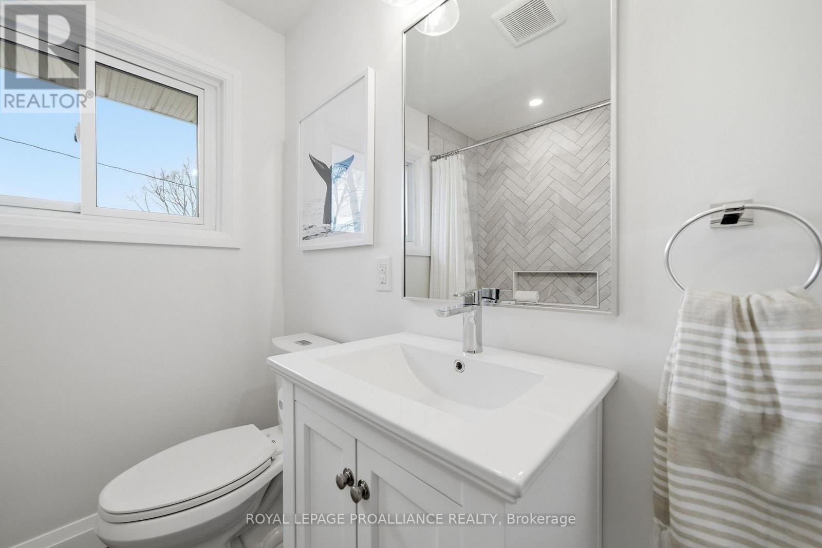 25 SOUTHWOOD CRESCENT — photo 23
