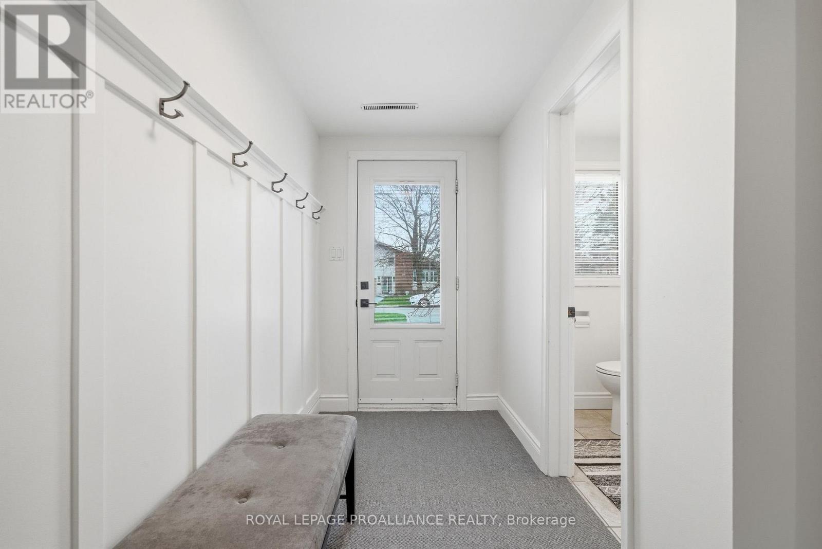 25 SOUTHWOOD CRESCENT — photo 26