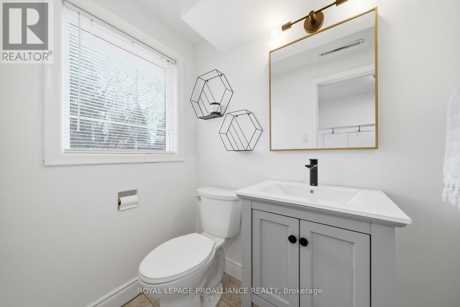 25 SOUTHWOOD CRESCENT — photo 27