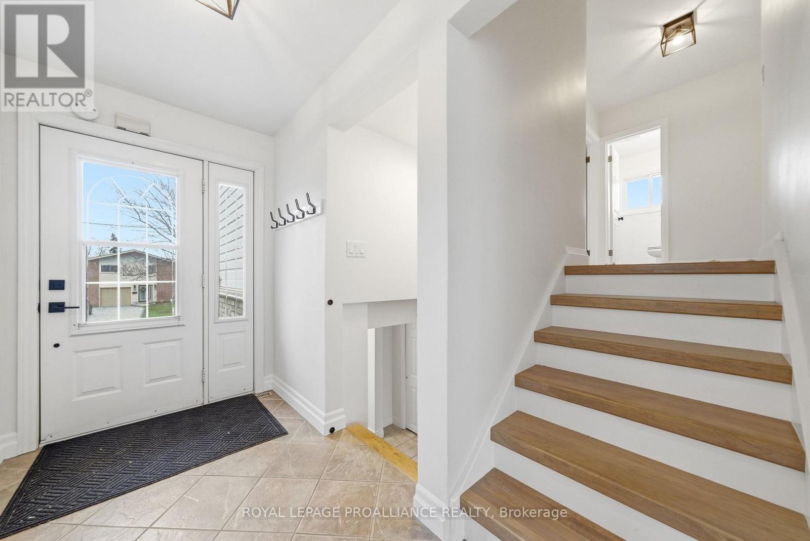 25 SOUTHWOOD CRESCENT - photo 3