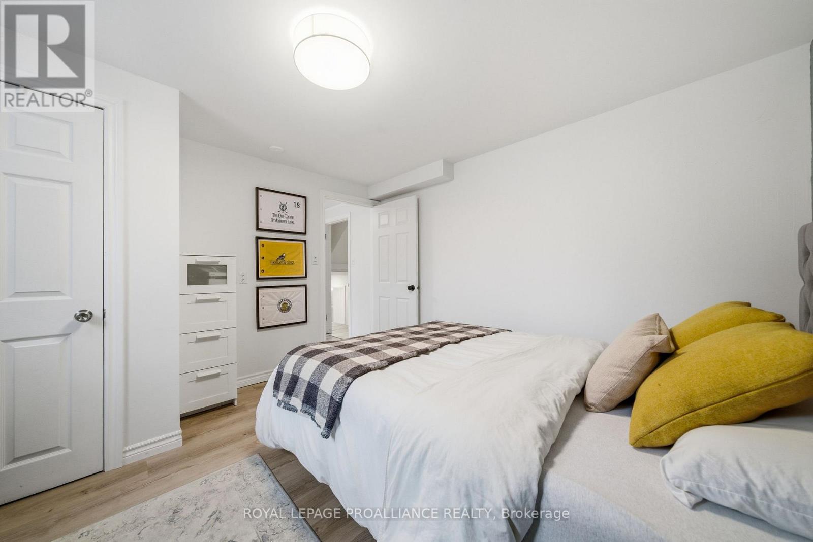 25 SOUTHWOOD CRESCENT — photo 31