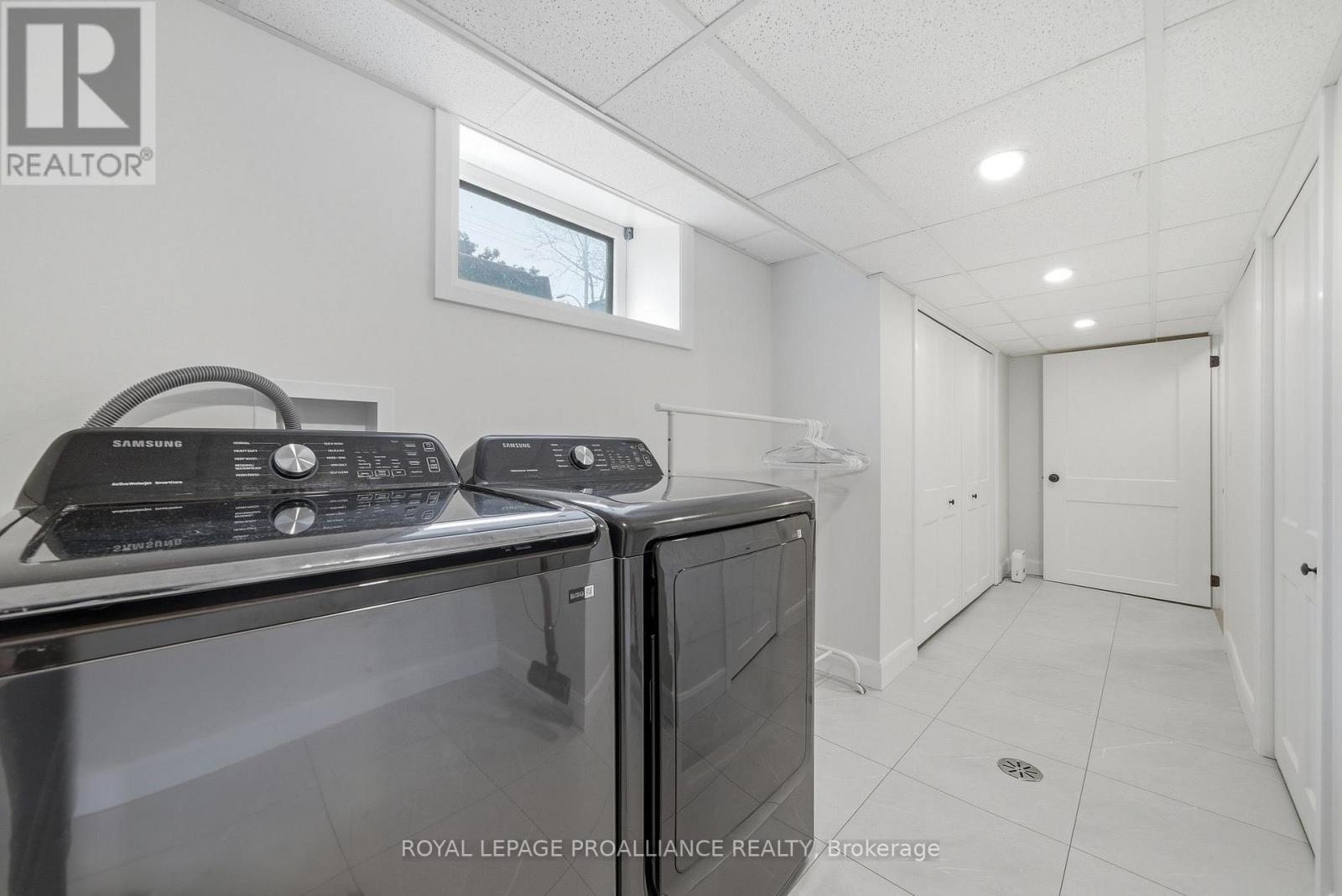 25 SOUTHWOOD CRESCENT — photo 36