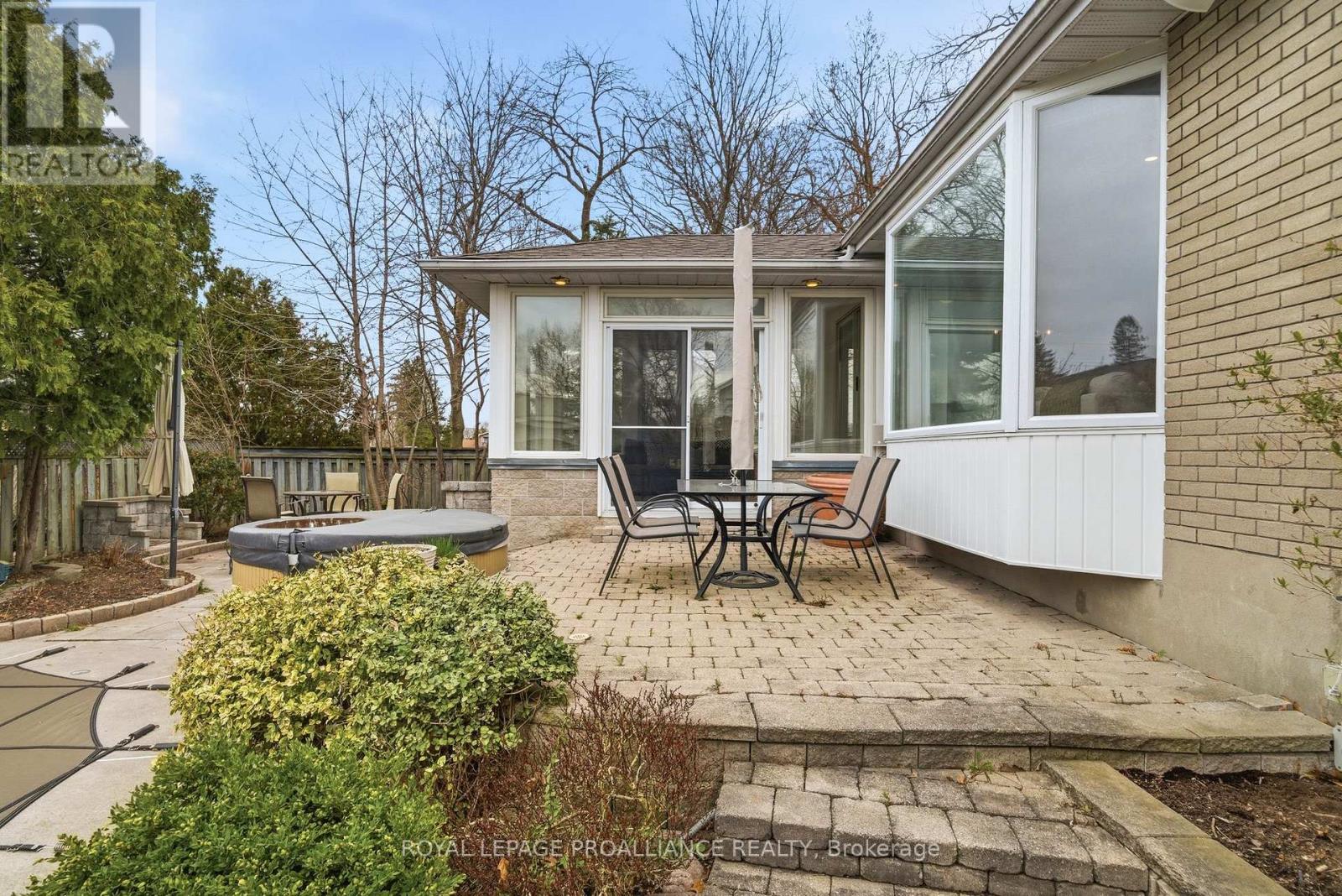 25 SOUTHWOOD CRESCENT - 37