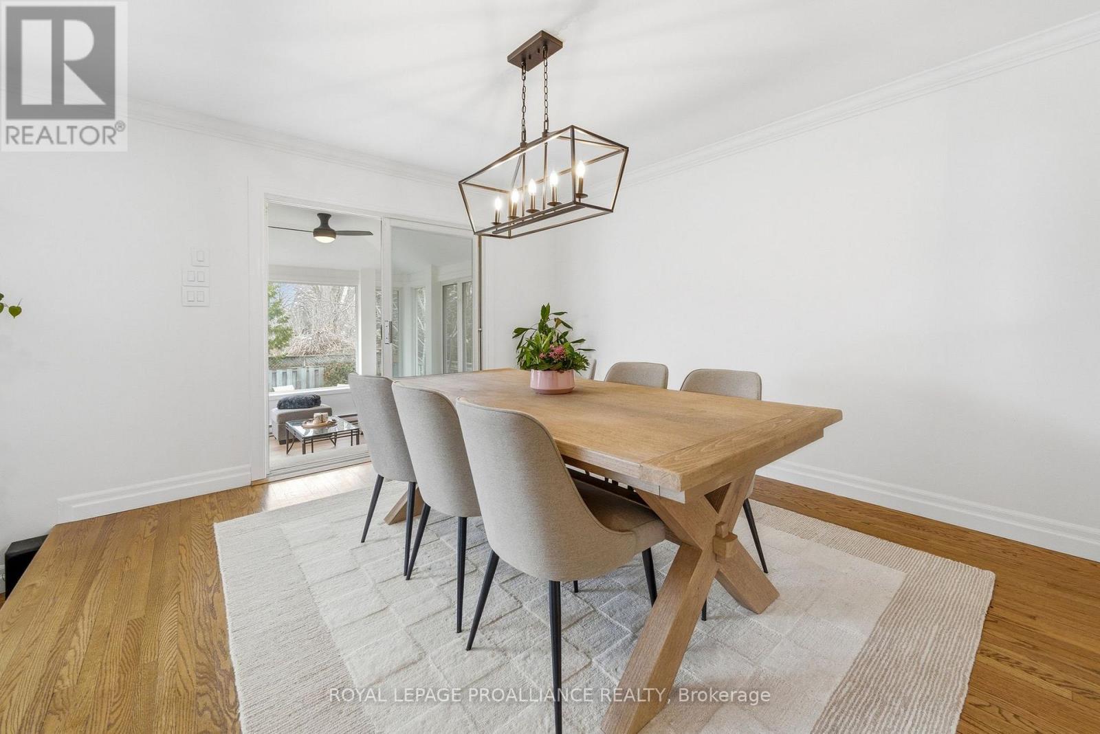 25 SOUTHWOOD CRESCENT — photo 9