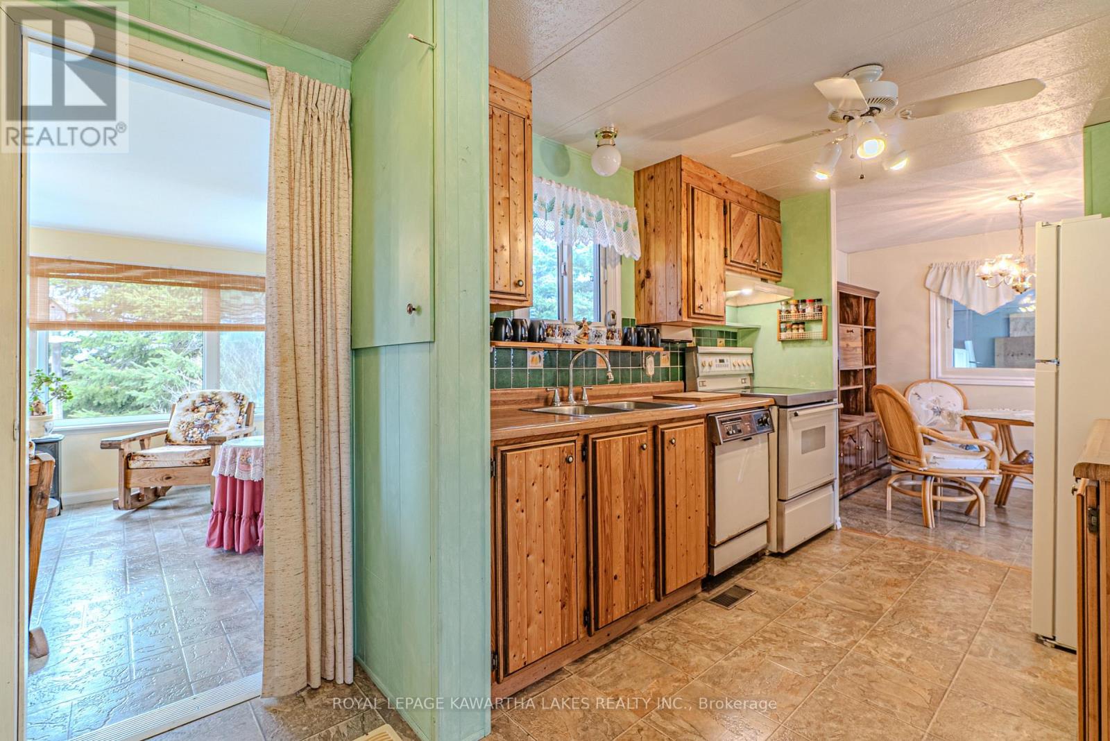 4 VISTA DRIVE — photo 11