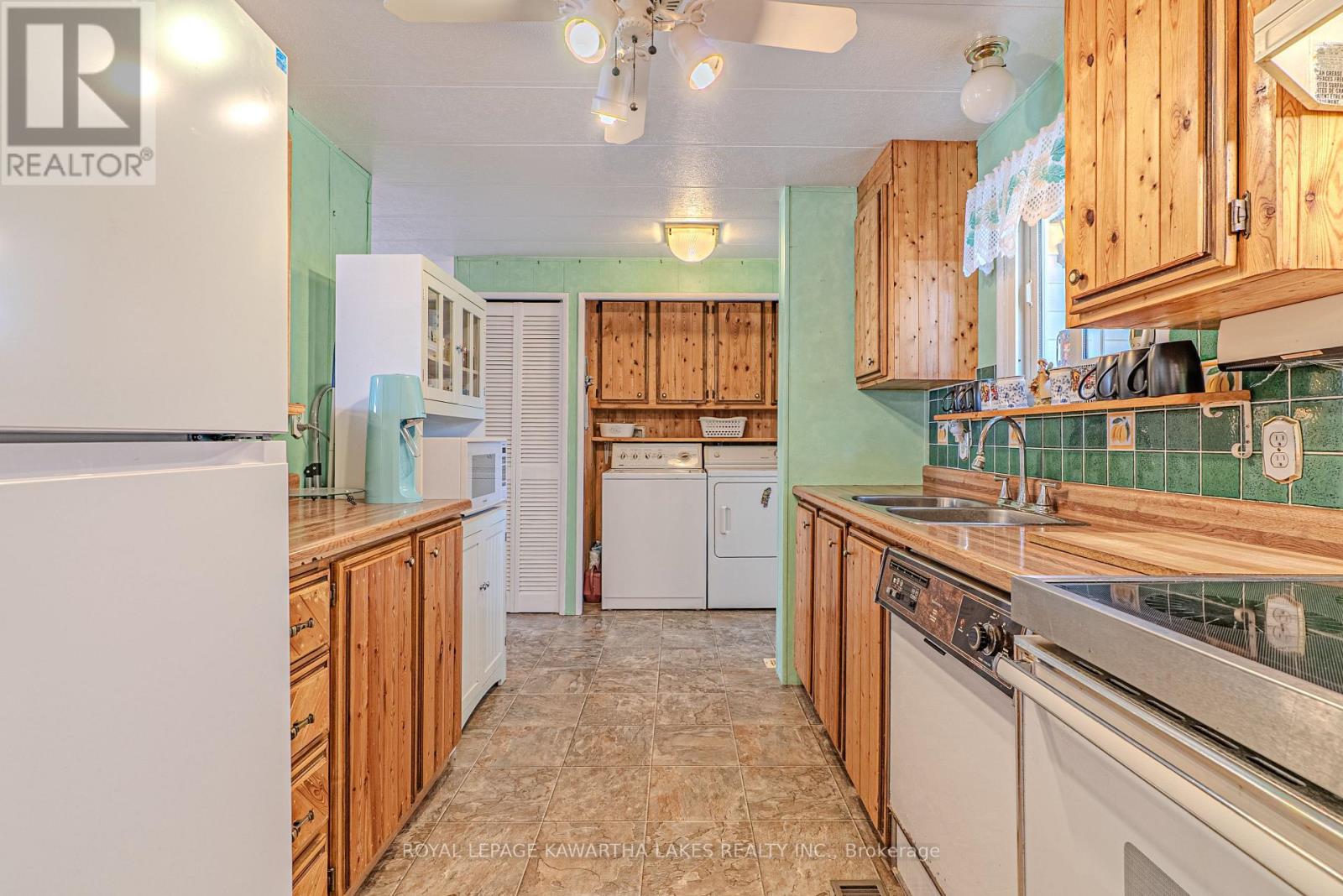 4 VISTA DRIVE — photo 12