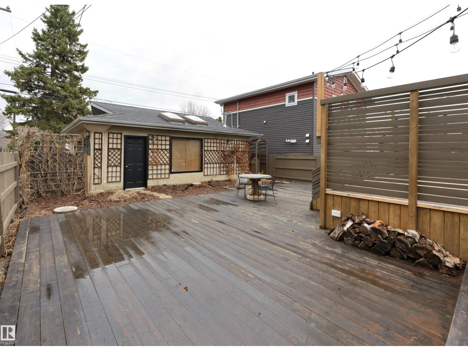 8960 77 AV NW, Edmonton