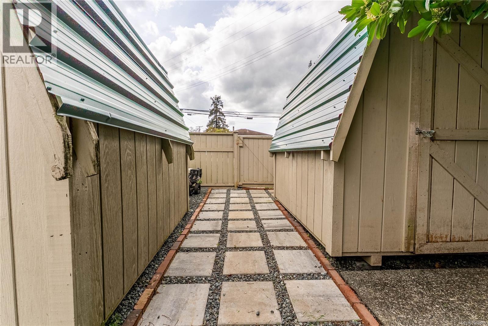 102 2860 Sooke Lake Road, Langford