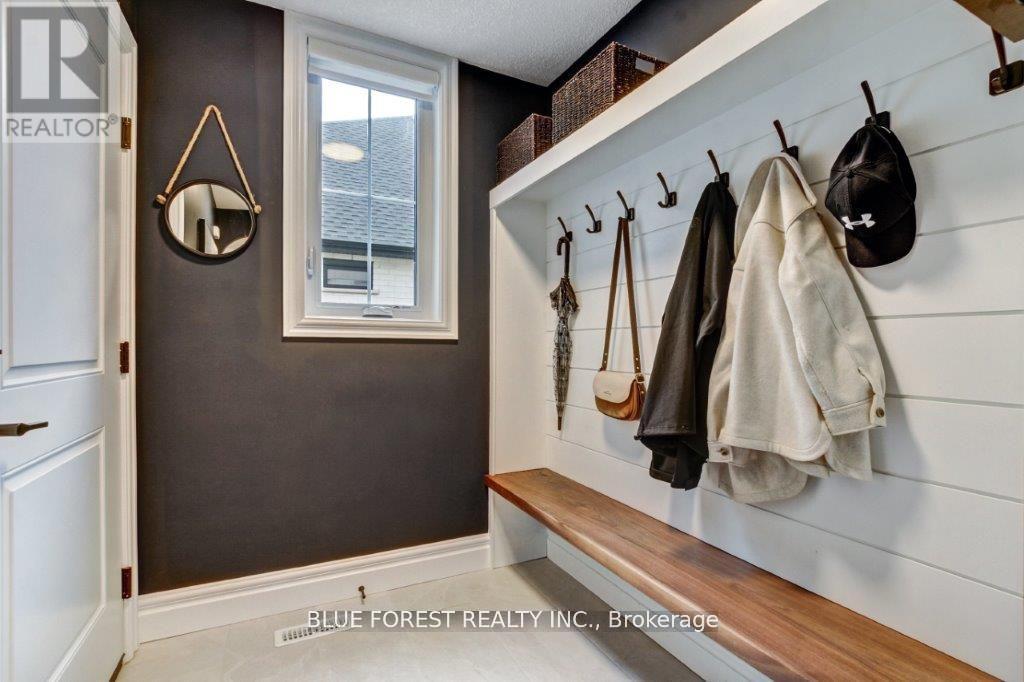 192 FOXBOROUGH PLACE — photo 20