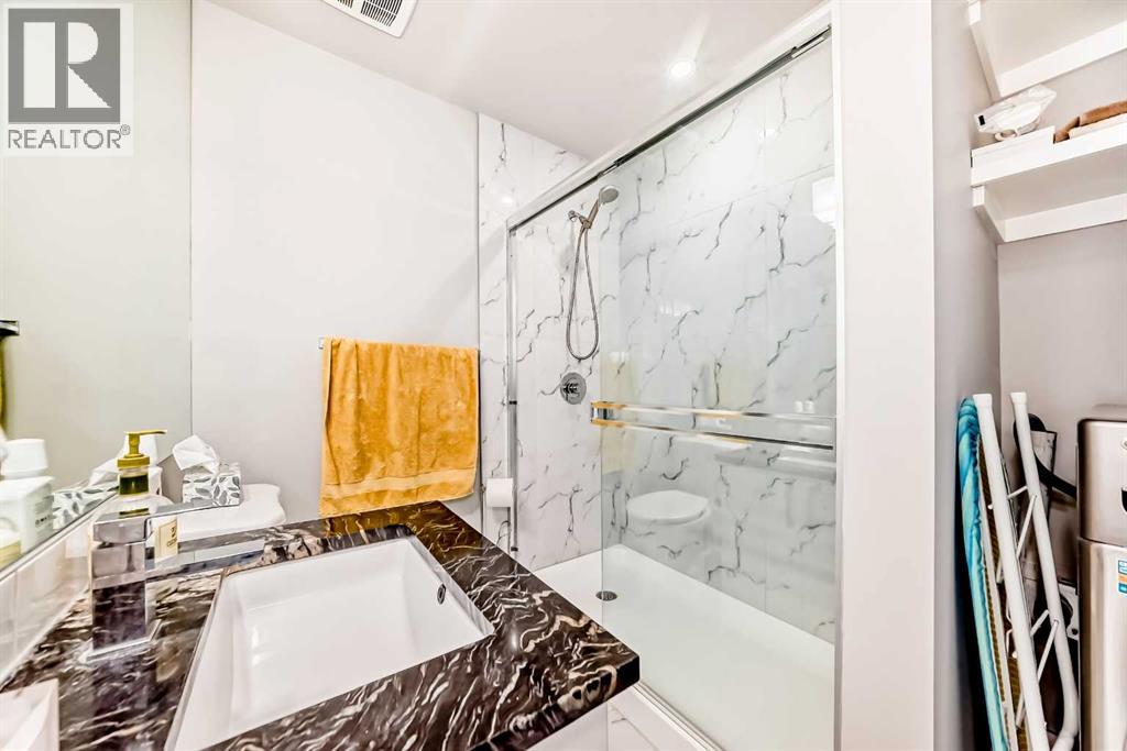 6403 35 Avenue NW - 27
