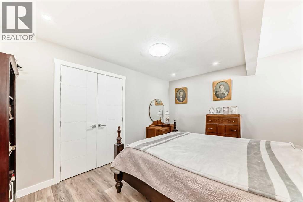 6403 35 Avenue NW - 23