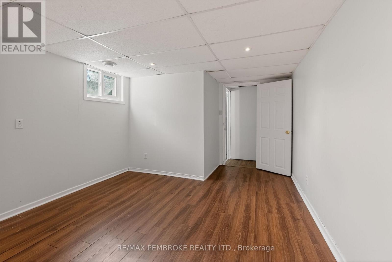 10 ALGONQUIN STREET - 25