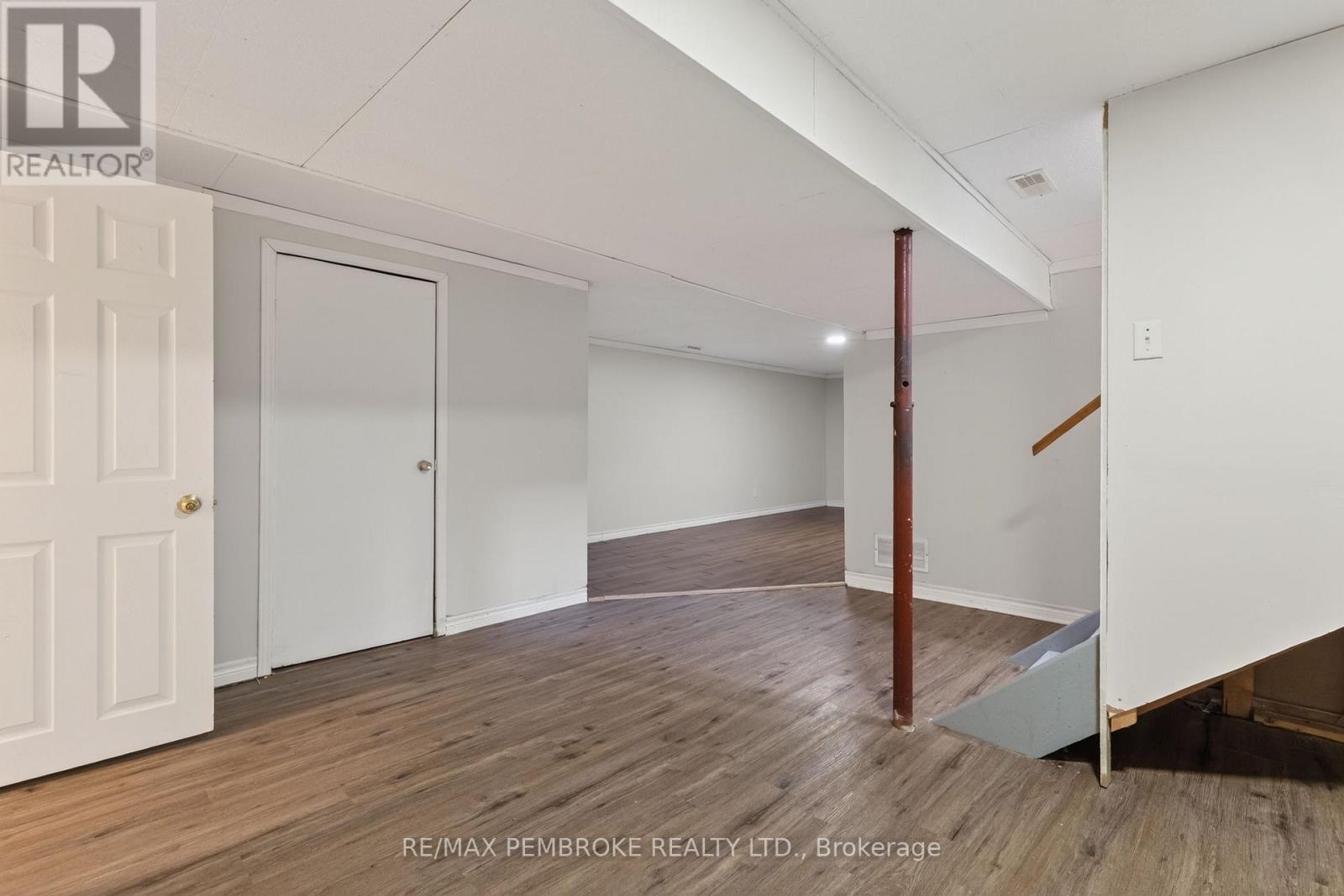 10 ALGONQUIN STREET - 31
