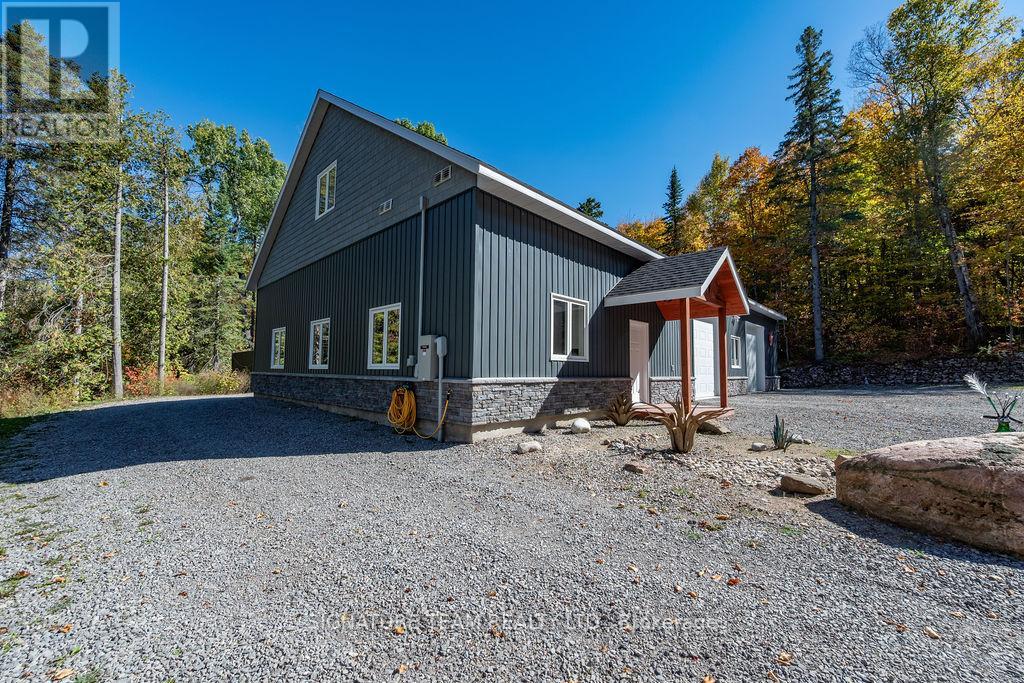 Guest House/Garage/Shop