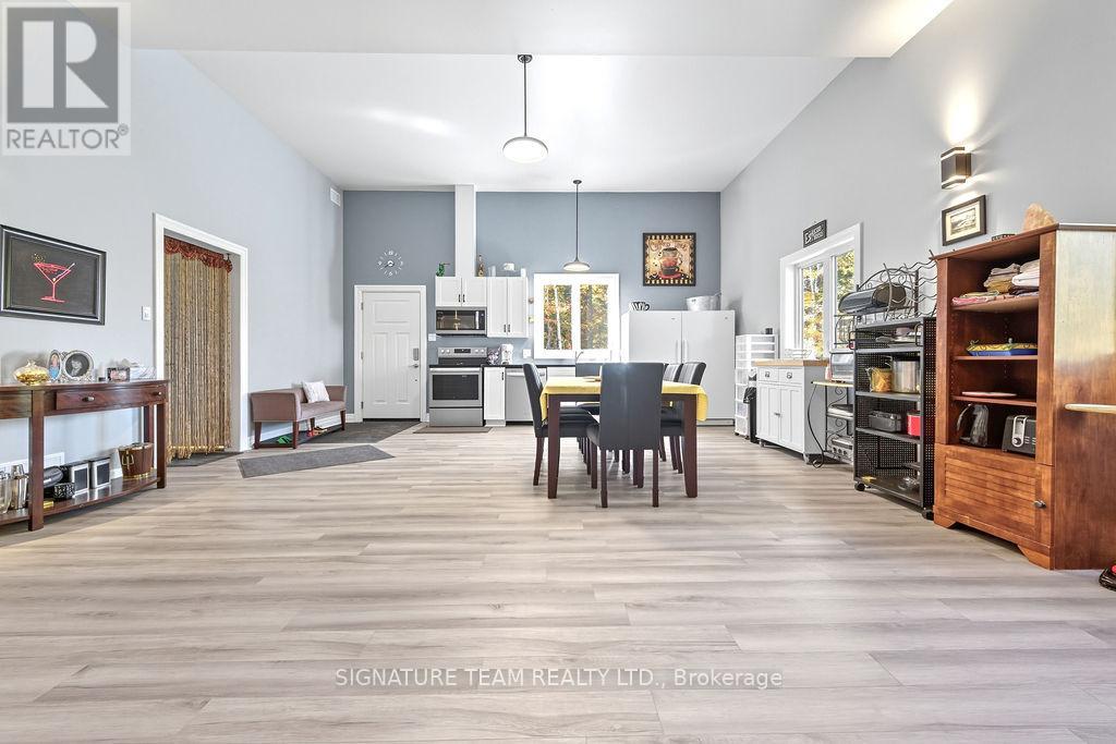 Guest House-Open Concept Kitchen/Dining