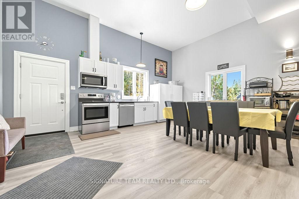 Guest House-Open Concept Kitchen/Dining