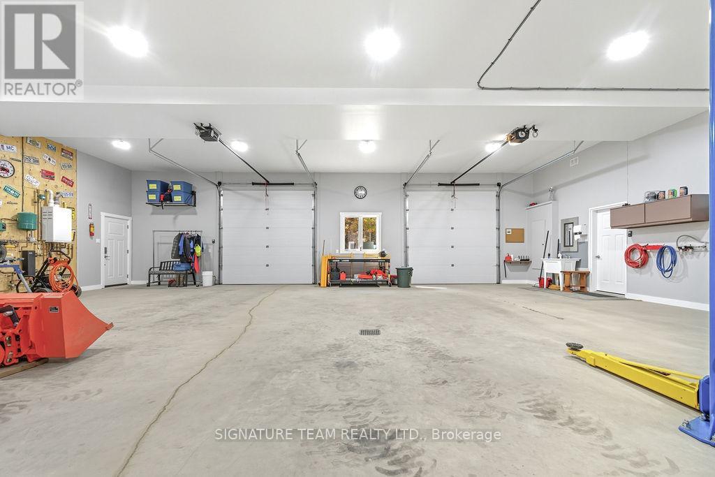 Guest House-Fully Heated Garage/Shop w/10' doors