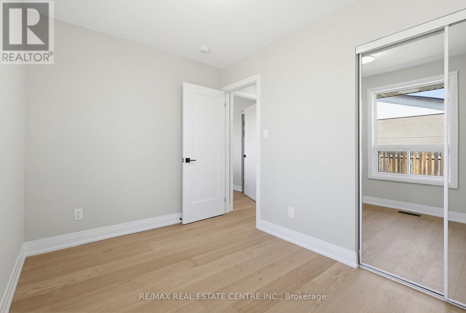 125 DUFFERIN STREET - 18