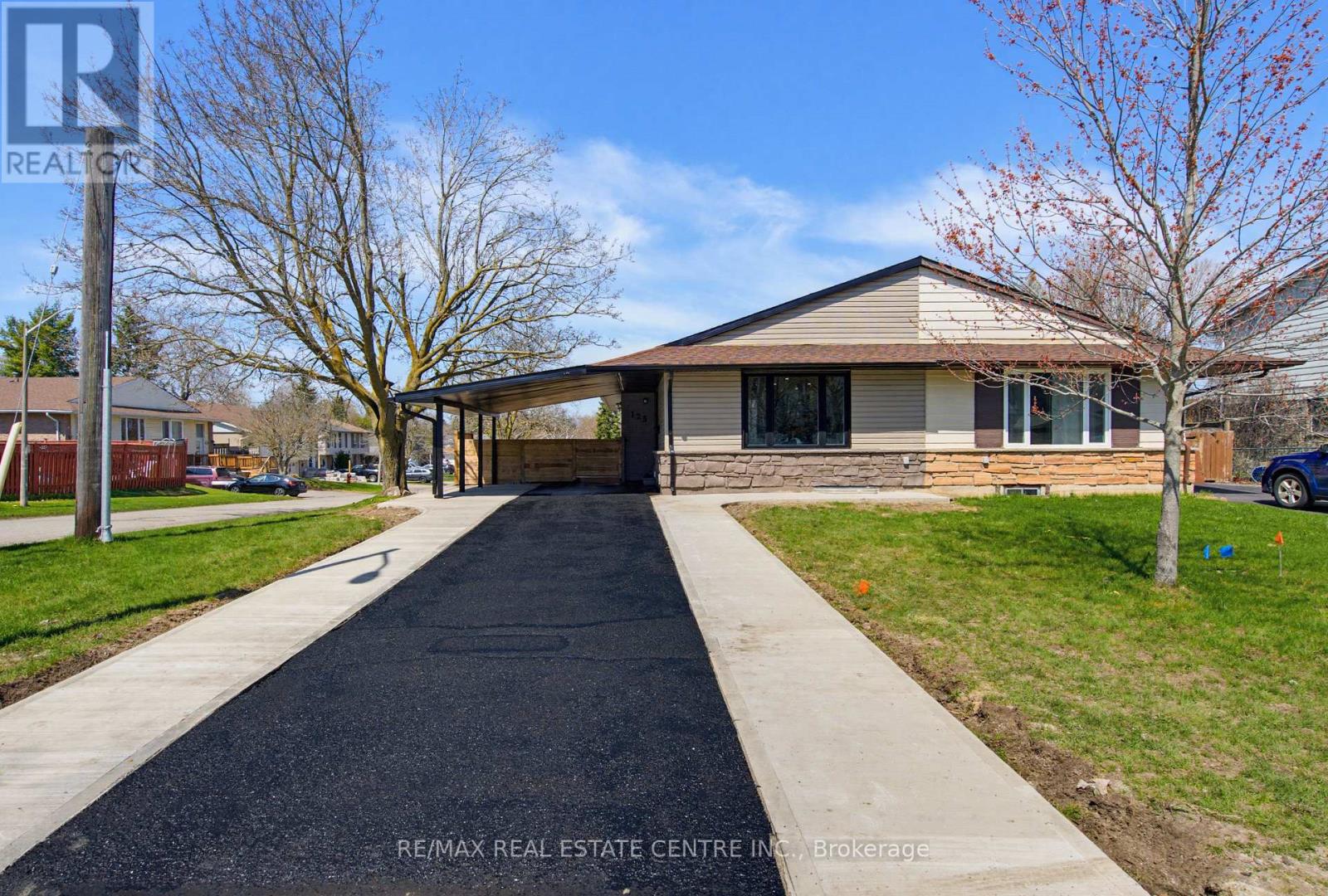 125 DUFFERIN STREET - 1