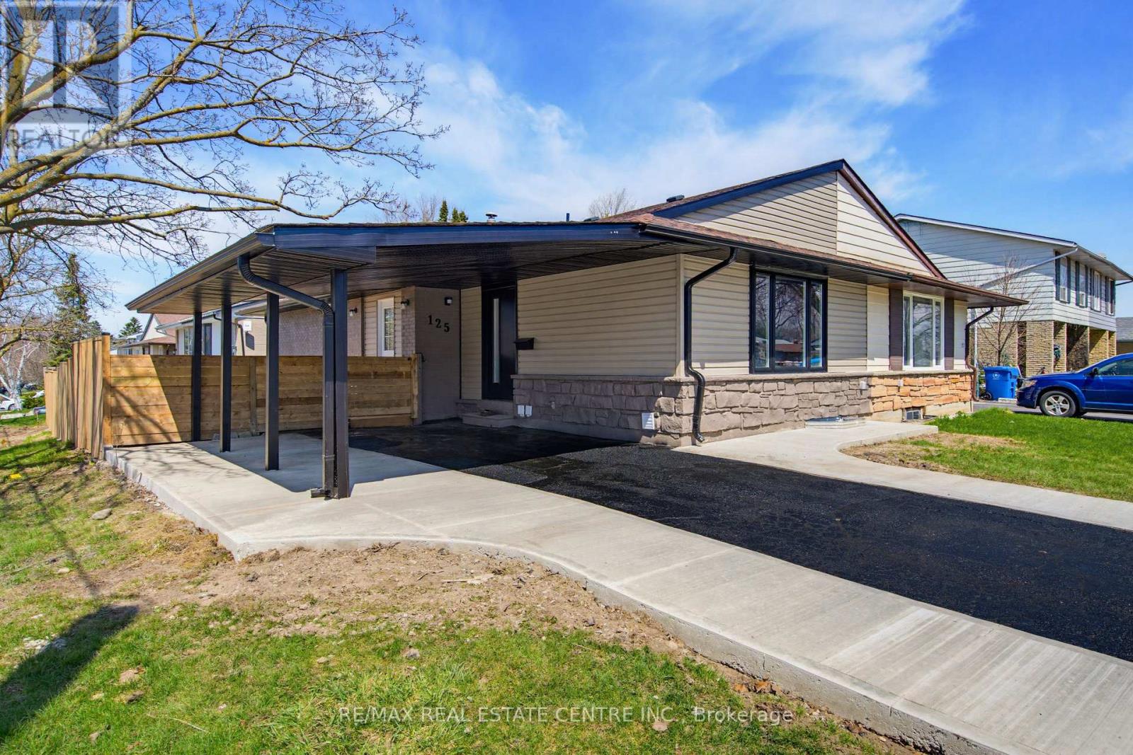 125 DUFFERIN STREET - 2
