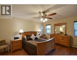 6502 Sunshine Coast Highway, Sechelt, BC V7Z0M9 Photo 13