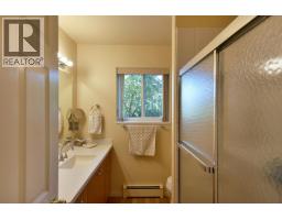 6502 Sunshine Coast Highway, Sechelt, BC V7Z0M9 Photo 18