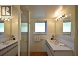 6502 Sunshine Coast Highway, Sechelt, BC V7Z0M9 Photo 25