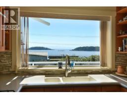 6502 Sunshine Coast Highway, Sechelt, BC V7Z0M9 Photo 6
