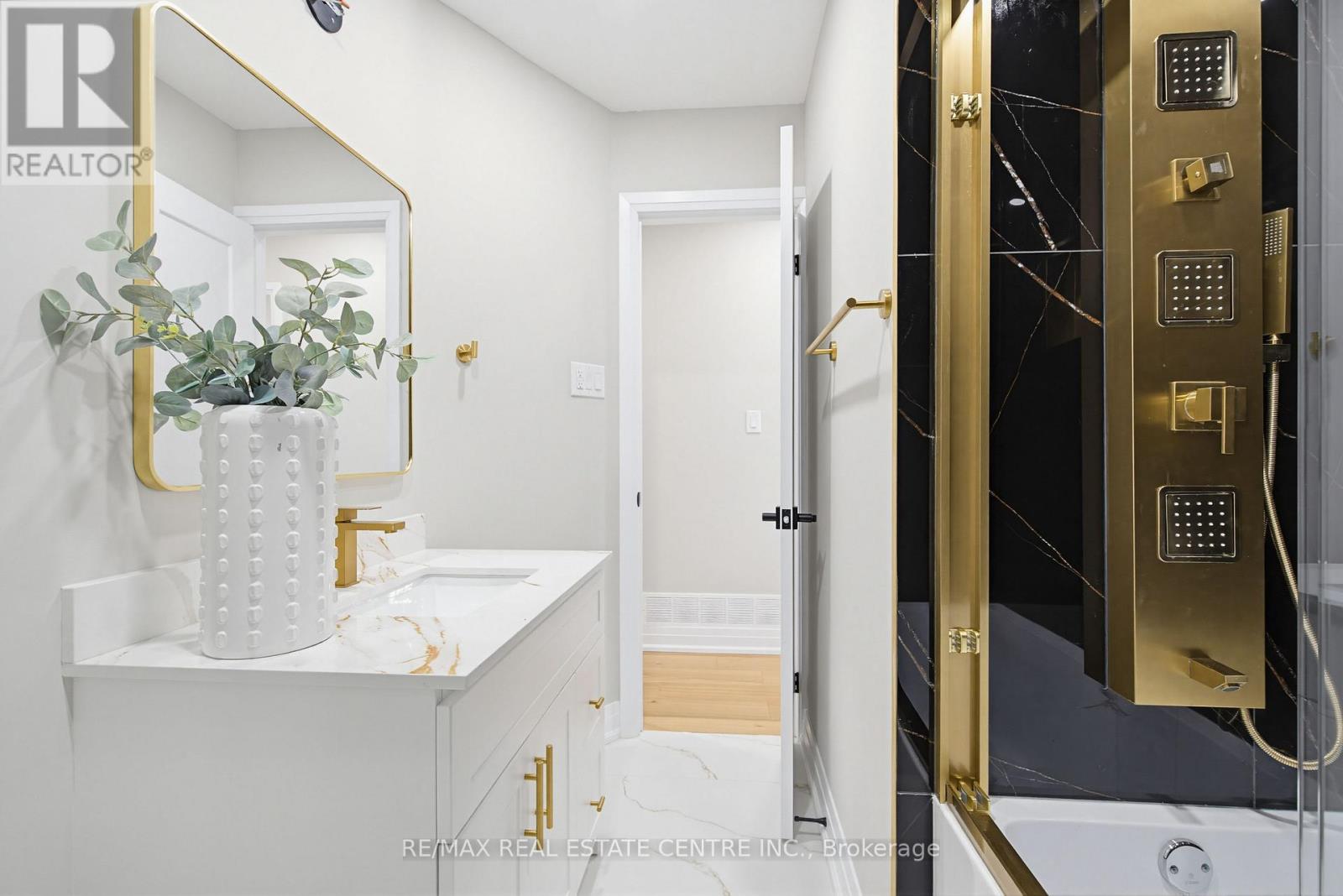 125 DUFFERIN STREET - 22