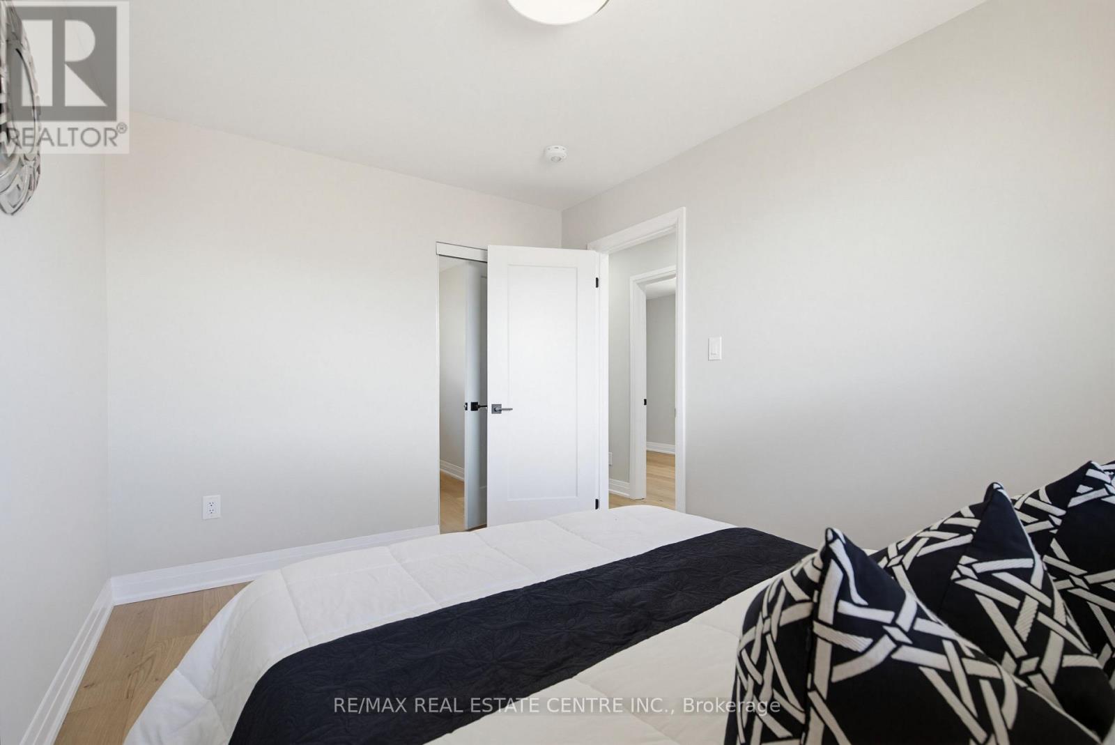 125 DUFFERIN STREET - 16