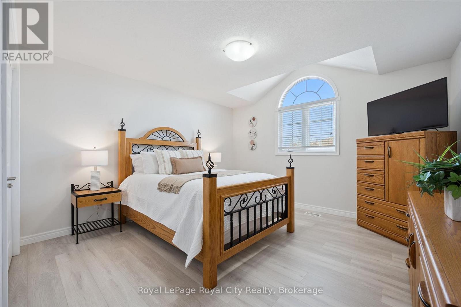 760 WILLOW ROAD - 32