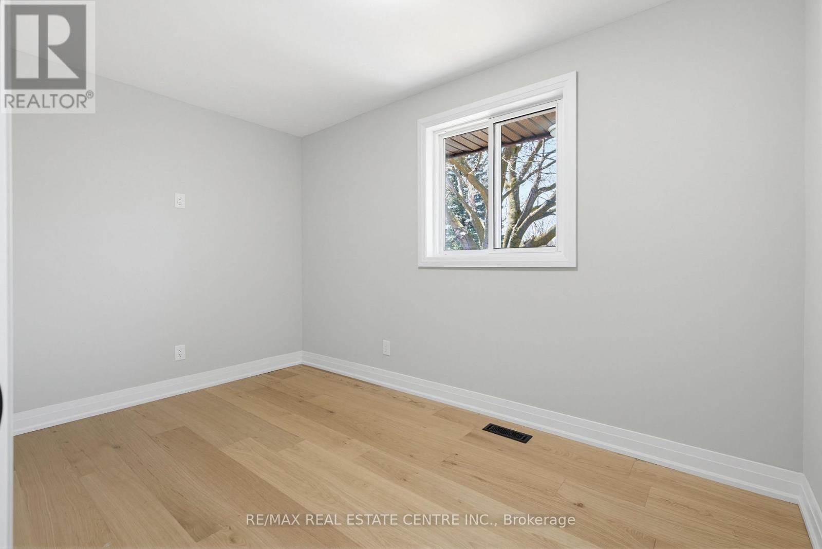125 DUFFERIN STREET - 19