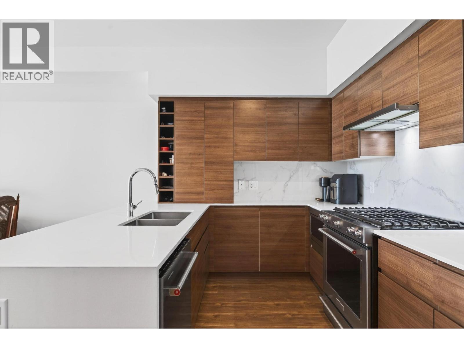 1925 Enterprise Way Unit# 412, Kelowna