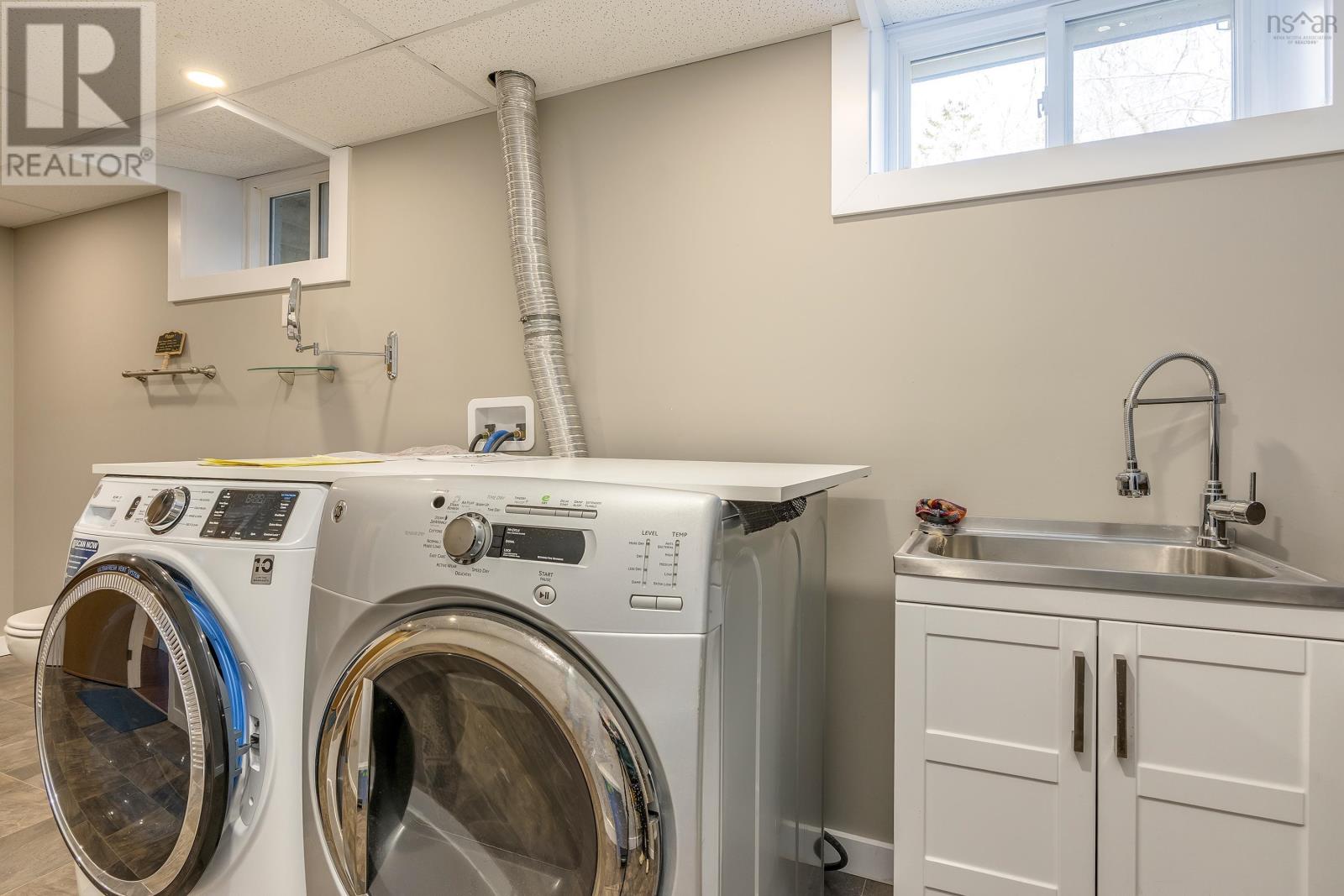 Property 26 of 40 of 33 Rosewood Avenue