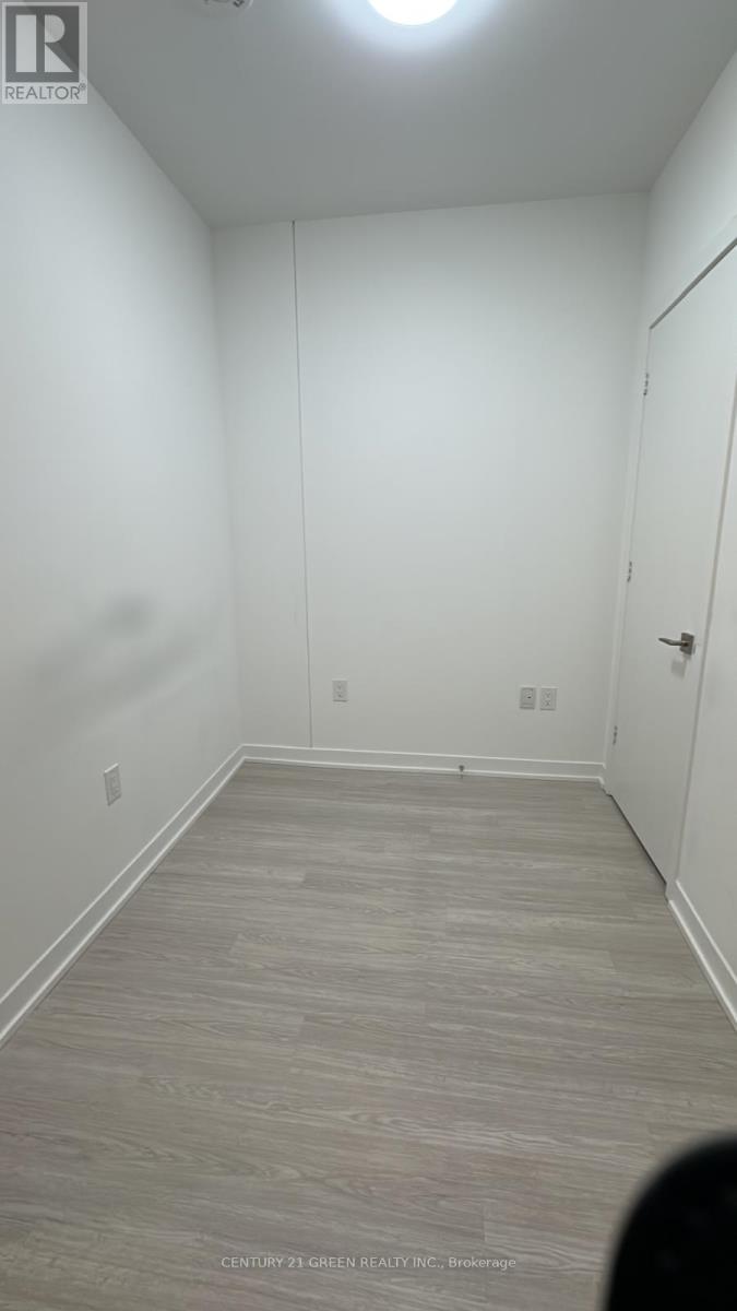 #414 195 MCCAUL STREET - 10