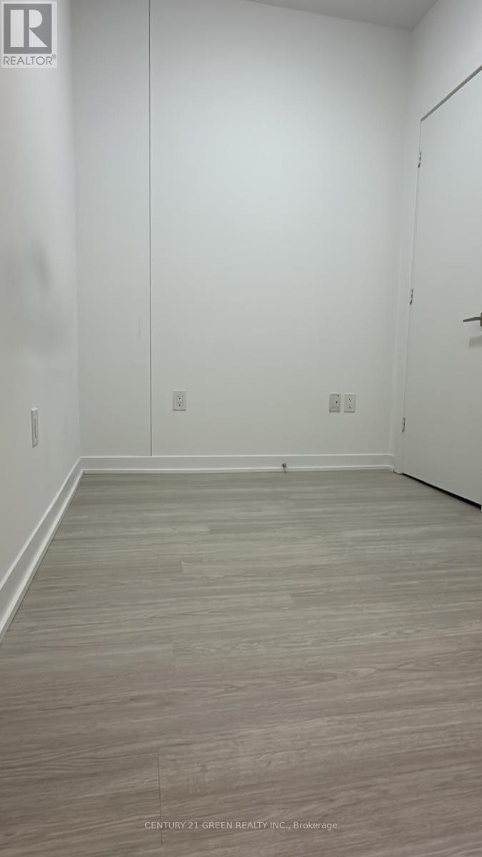 #414 195 MCCAUL STREET - 11