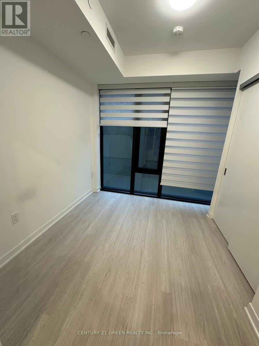 #414 195 MCCAUL STREET - 7