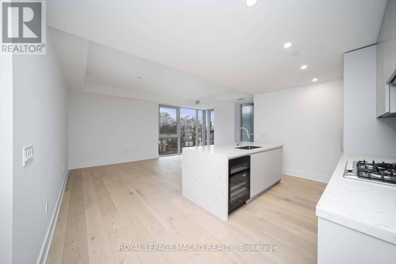 #403 346 DAVENPORT ROAD - 13