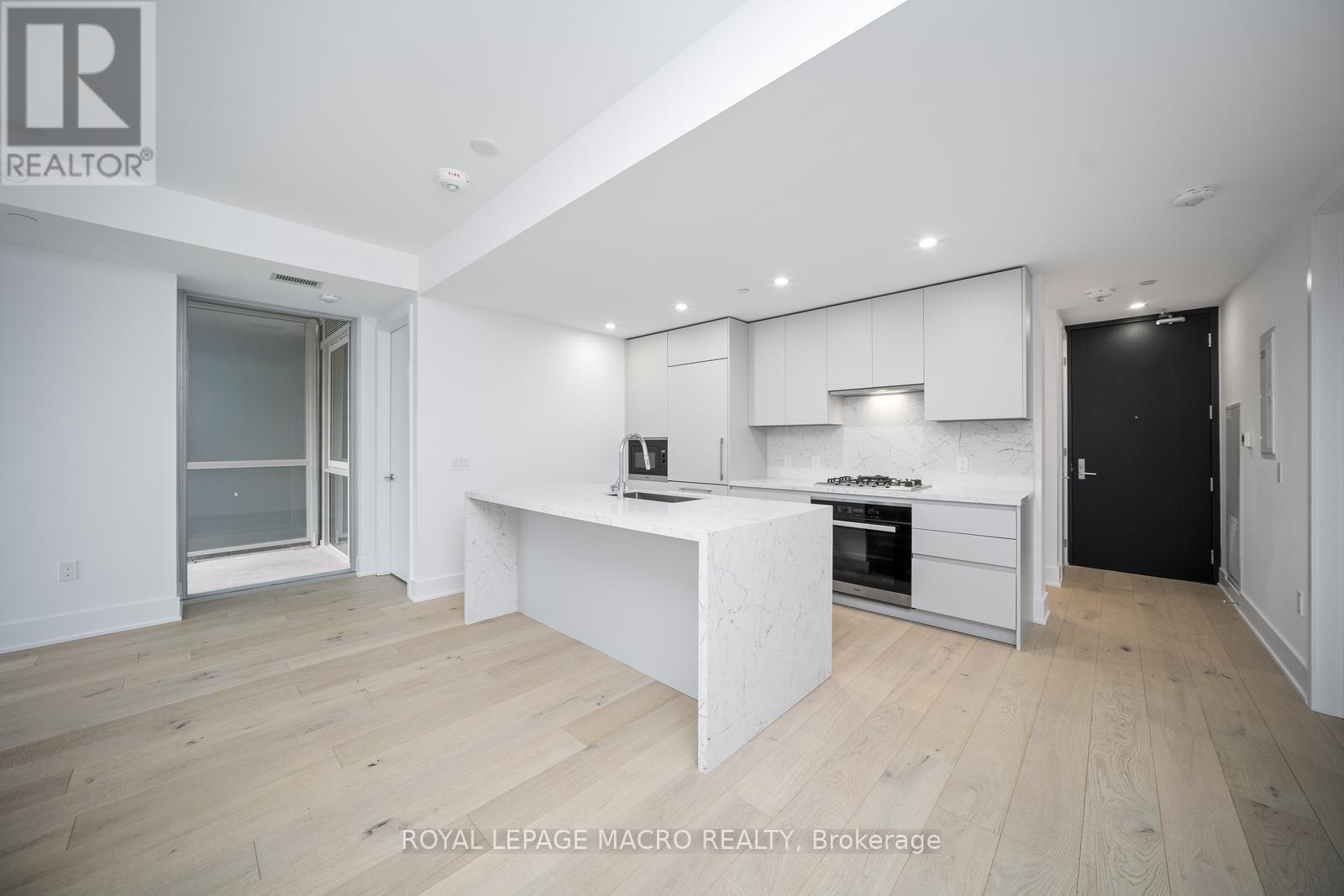 #403 346 DAVENPORT ROAD - 14