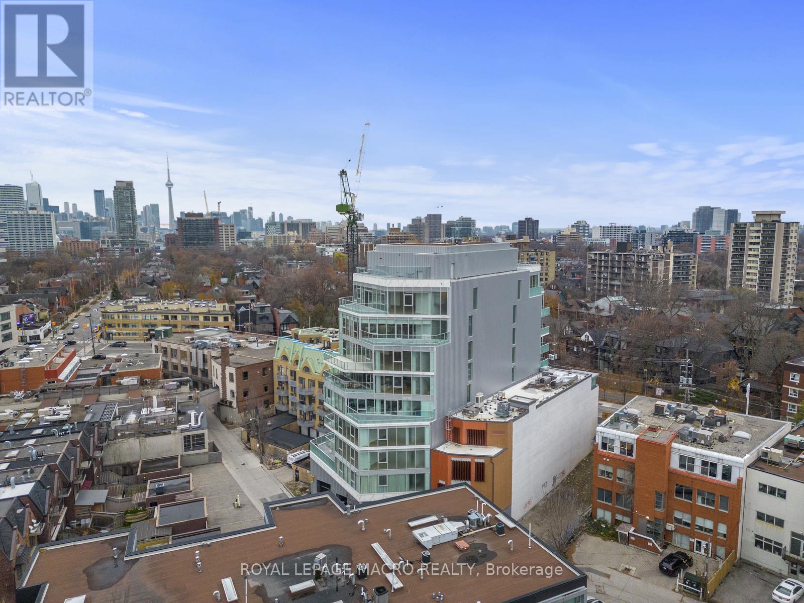 #403 346 DAVENPORT ROAD - 43
