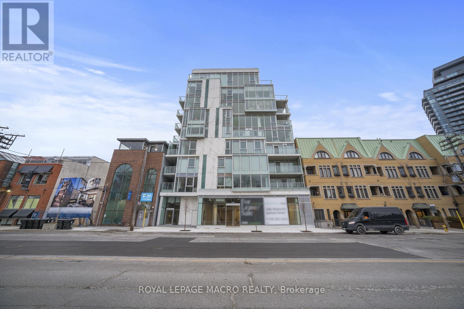 #403 346 DAVENPORT ROAD - 8